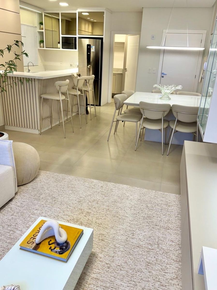Jantar e cozinha integrados – apartamento em Capão da Canoa